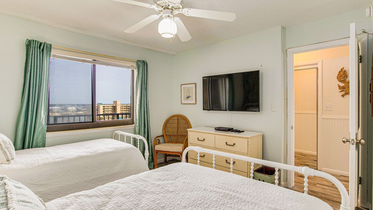 Photo of Bedroom in Orange Beach East