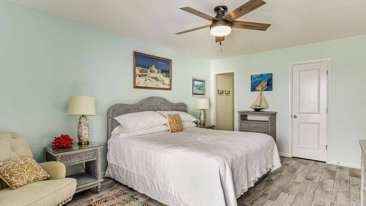 Photo of Bedroom in Orange Beach East