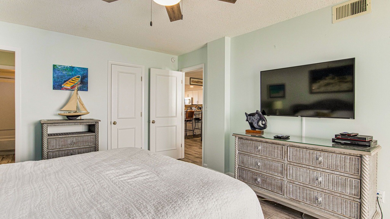 Photo of Bedroom in Orange Beach East