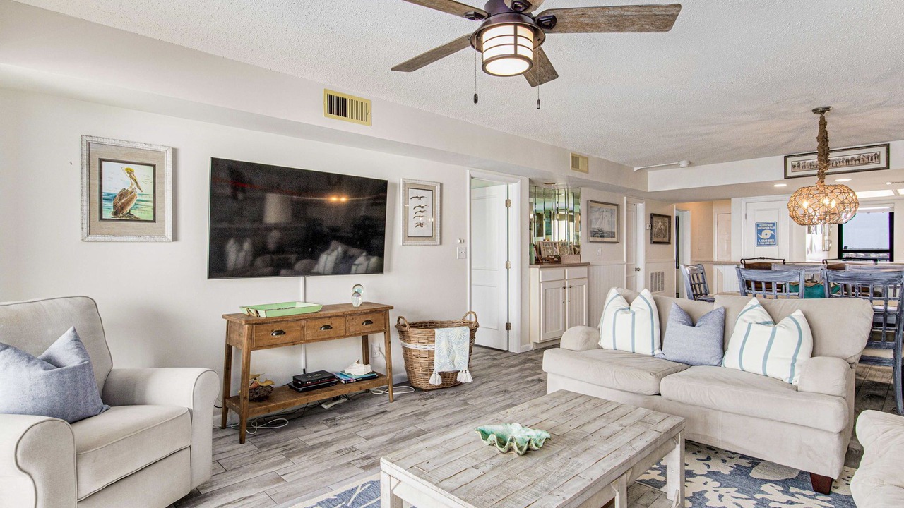 Photo of Livingroom in Orange Beach East