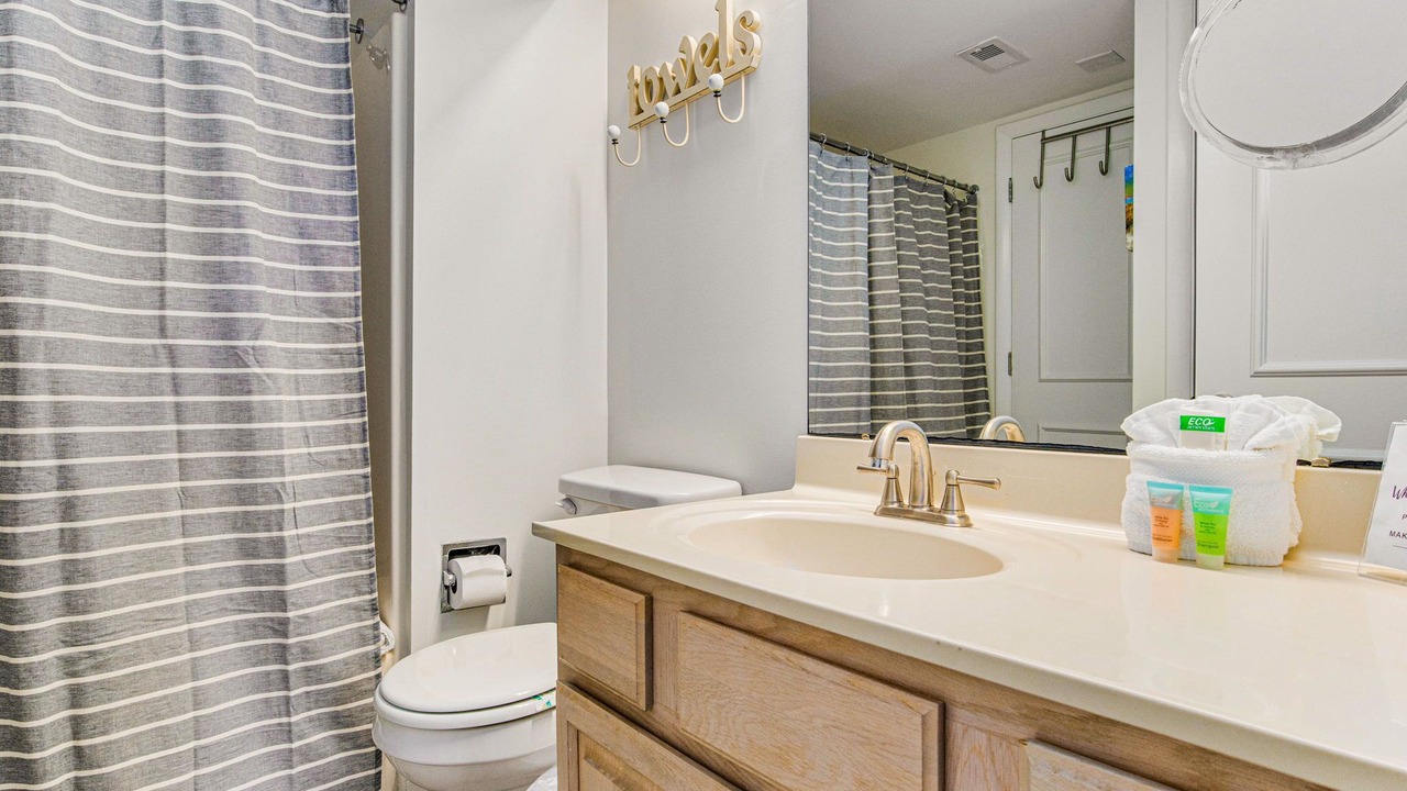 Photo of Bathroom in Orange Beach East