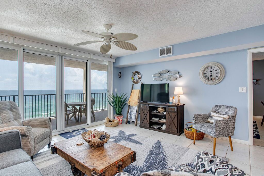 Photo of Livingroom in Orange Beach East