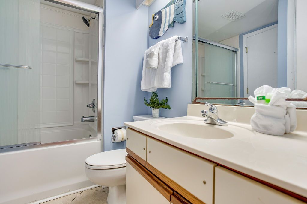Photo of Bathroom in Orange Beach East