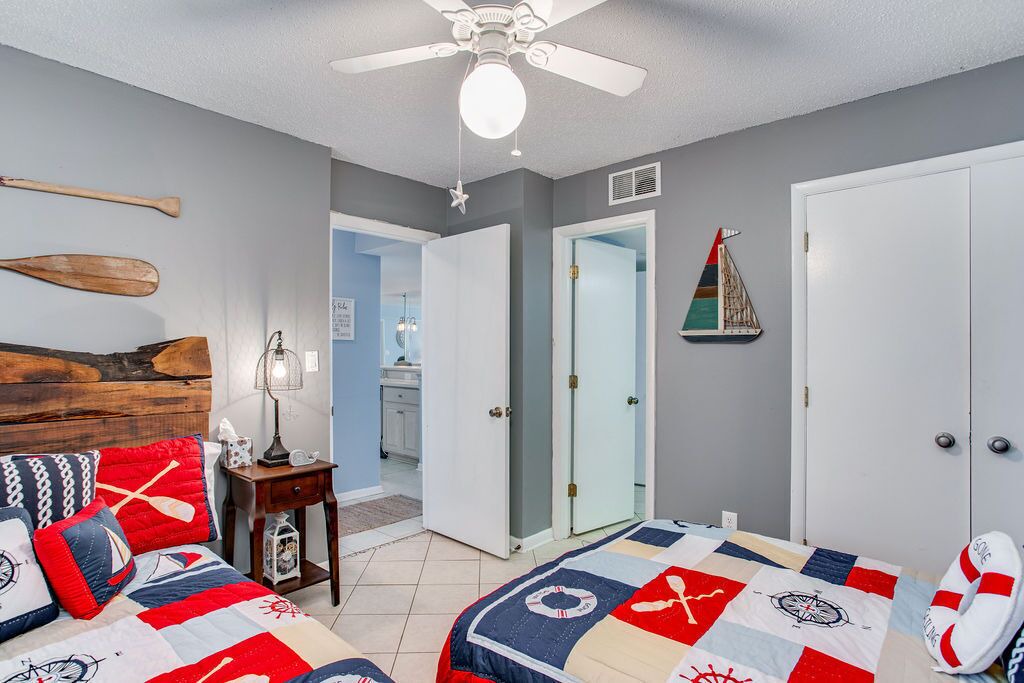 Photo of Bedroom in Orange Beach East