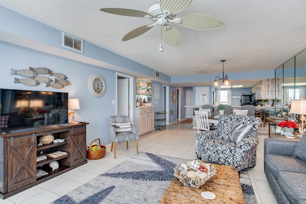 Photo of Livingroom in Orange Beach East