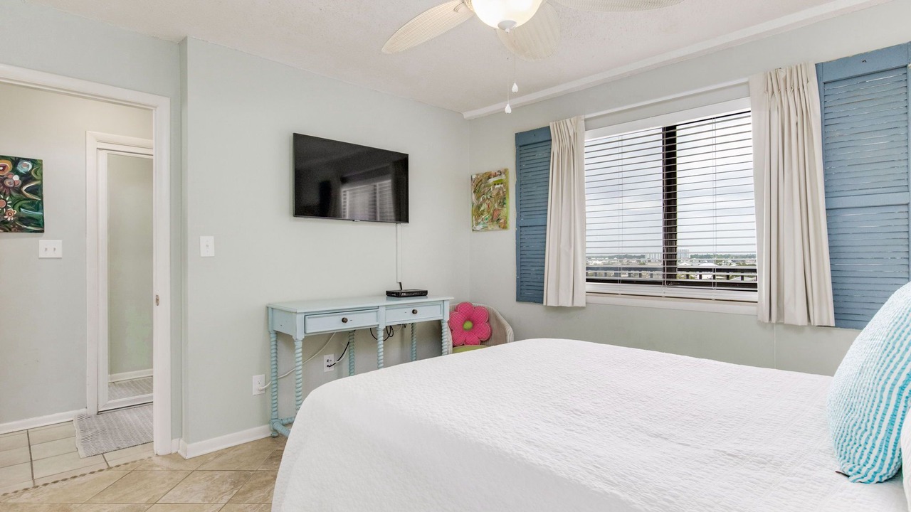 Photo of Bedroom in Orange Beach East