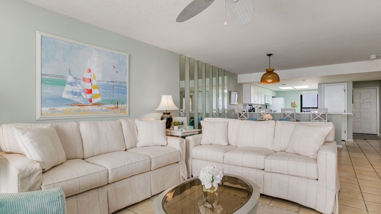 Photo of Livingroom in Orange Beach East