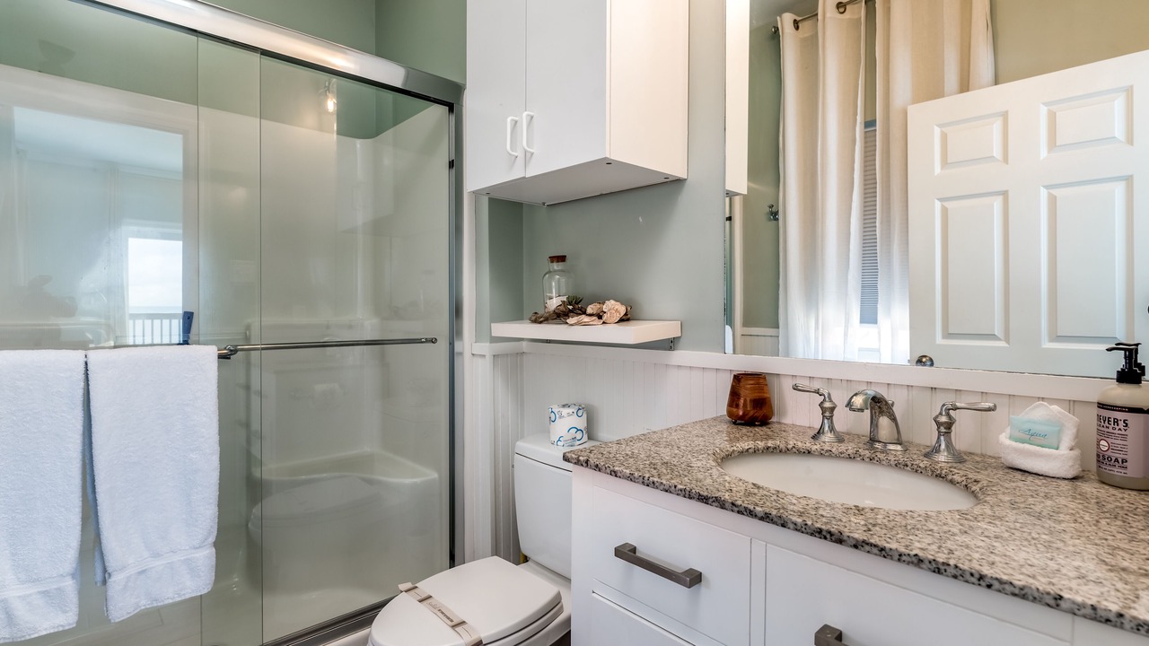 Photo of Bathroom in Dauphin Island