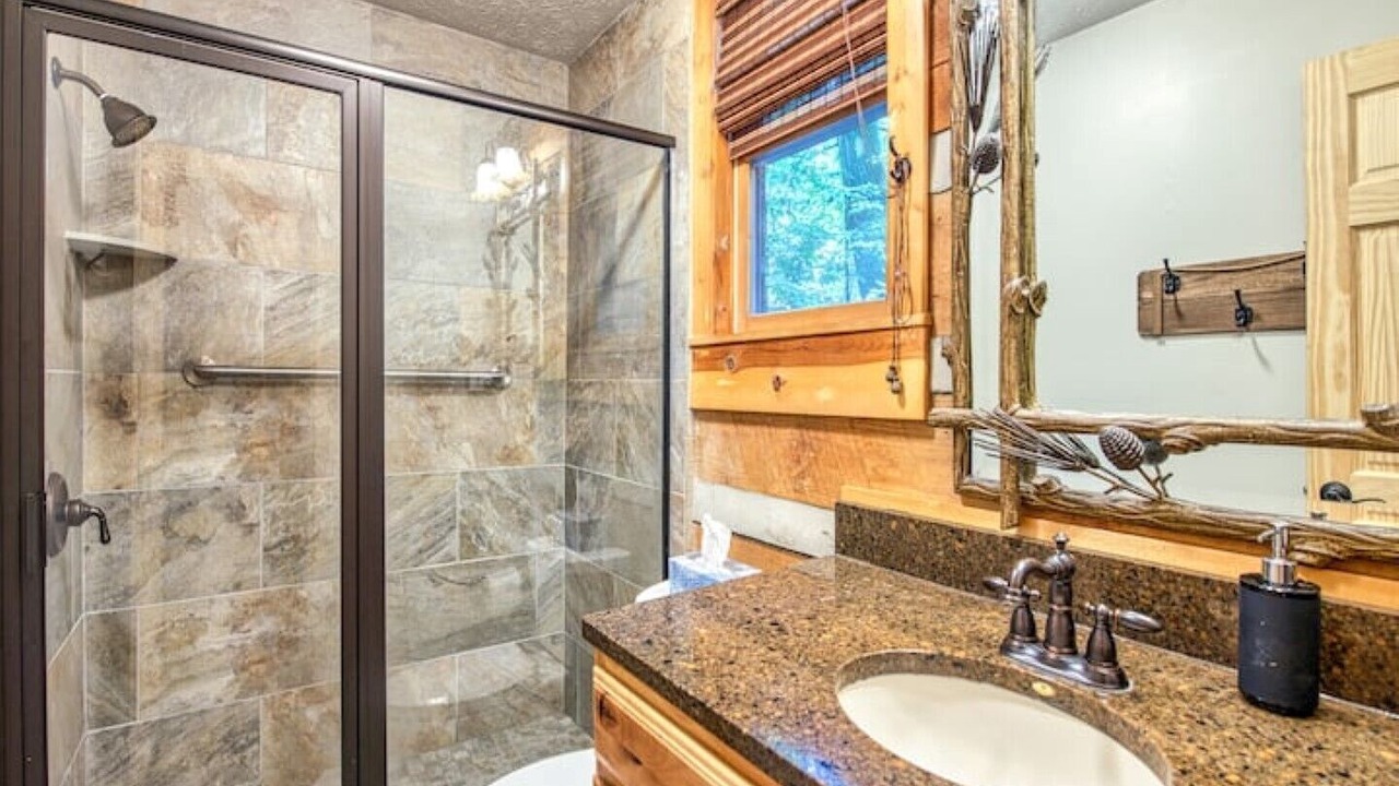 Photo of Bathroom in Maggie Valley