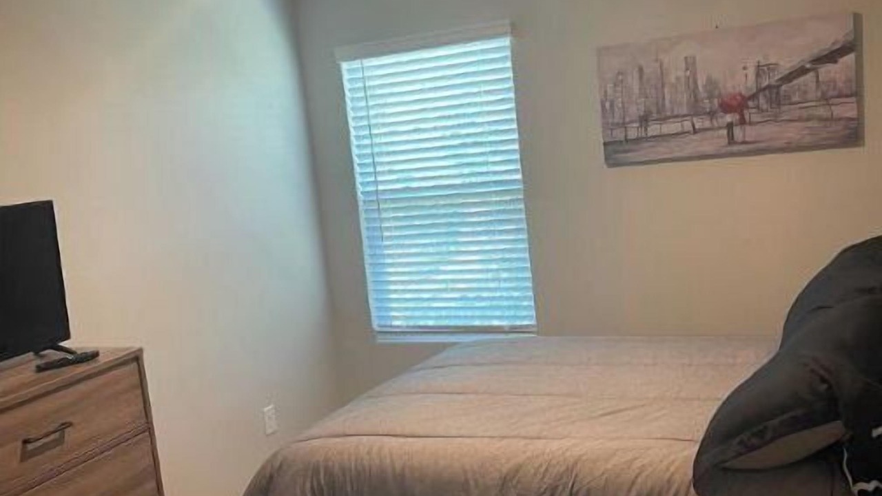 Photo of Bedroom in Riverdale