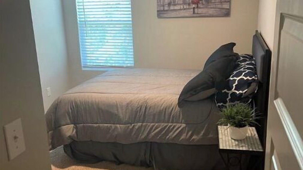 Photo of Bedroom in Riverdale