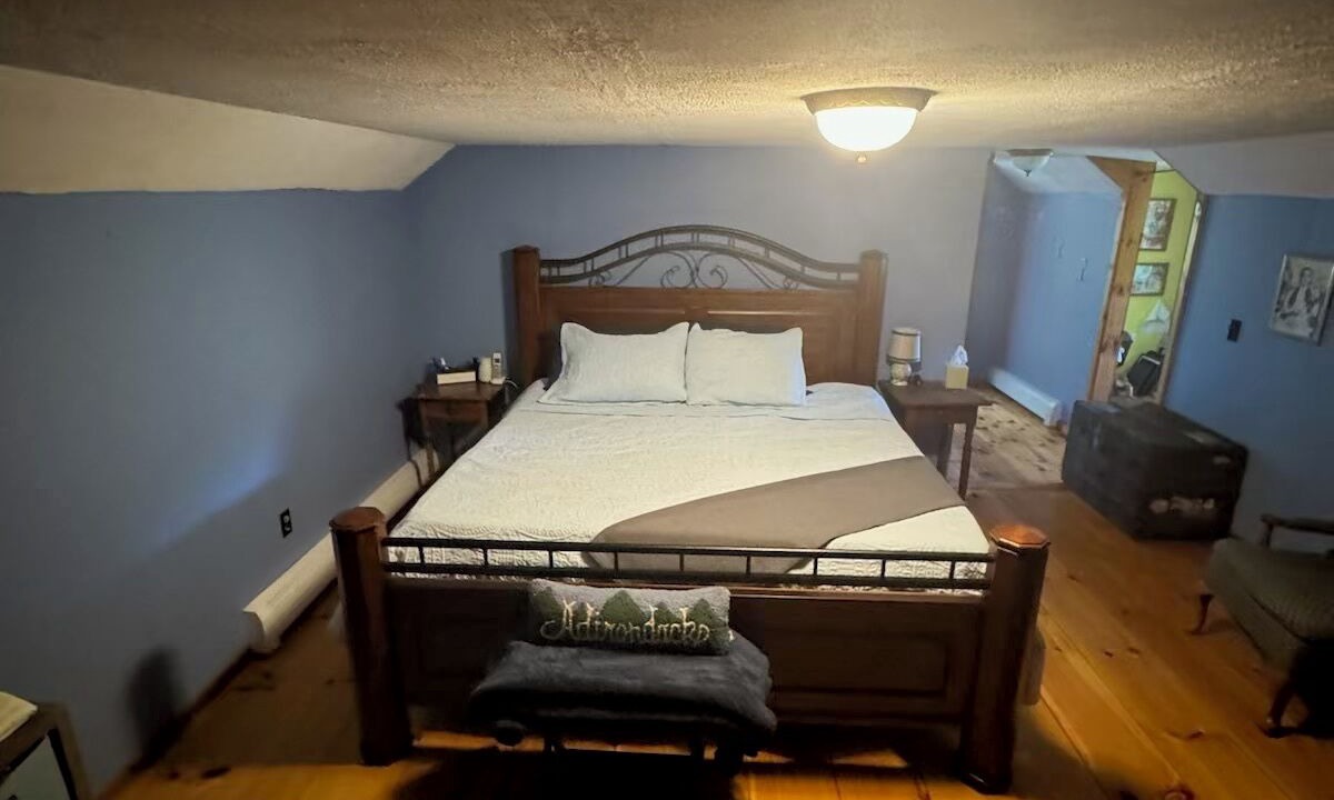 Photo of Bedroom in Clemons