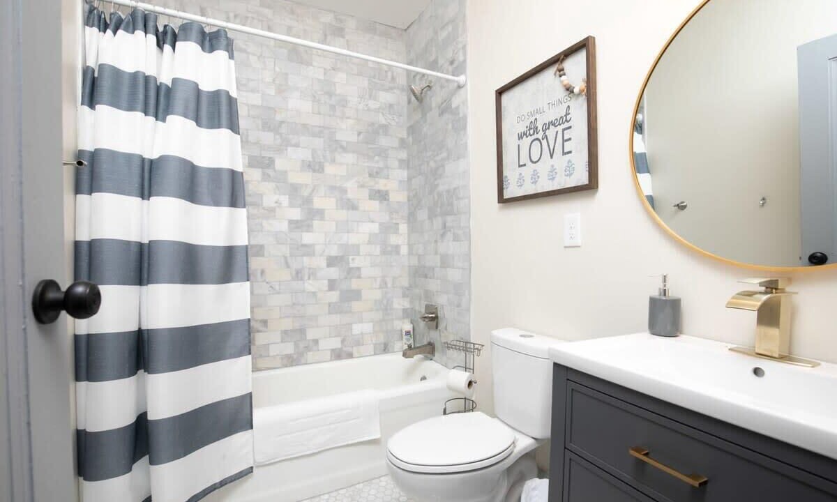 Photo of Bathroom in Crestline Heights