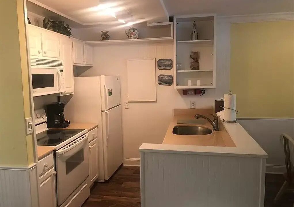 Photo of Kitchen in Jekyll Island