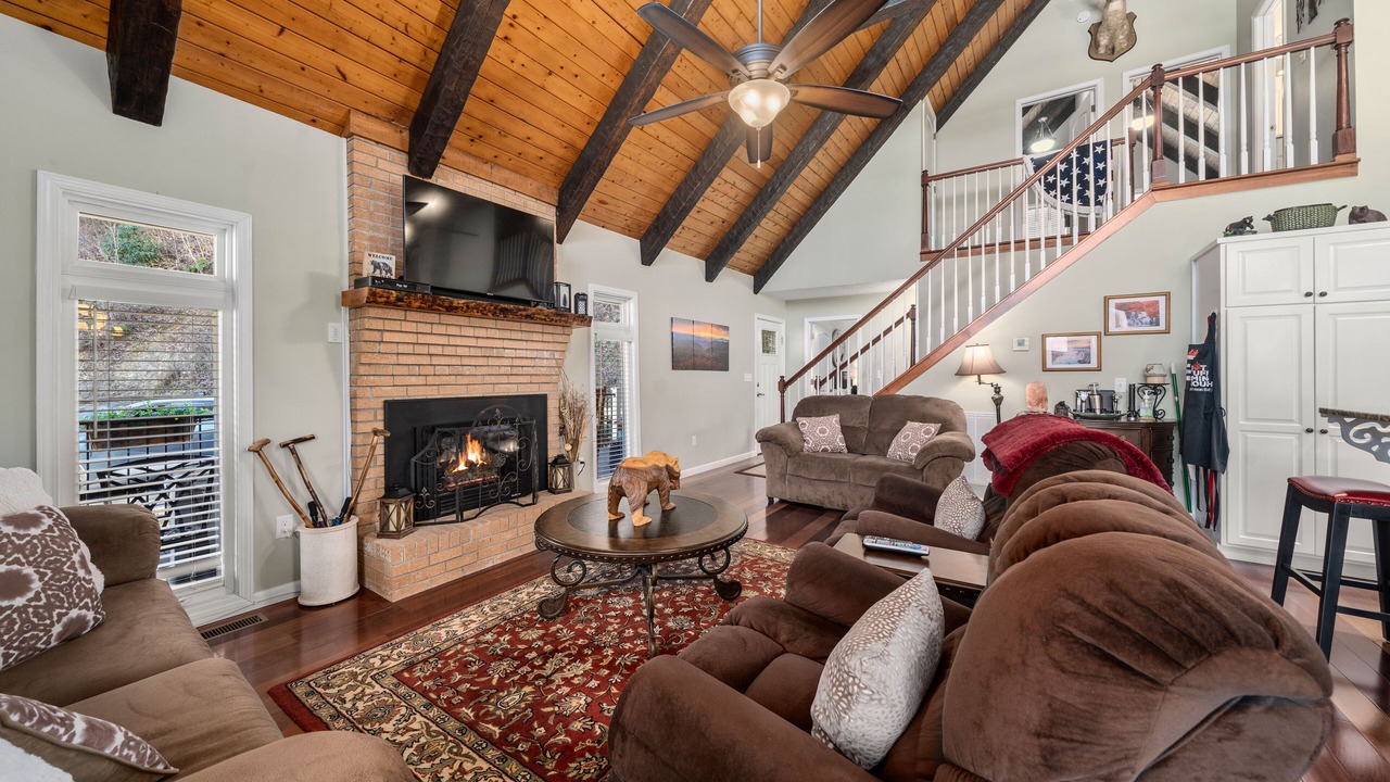 Photo of Livingroom in Maggie Valley