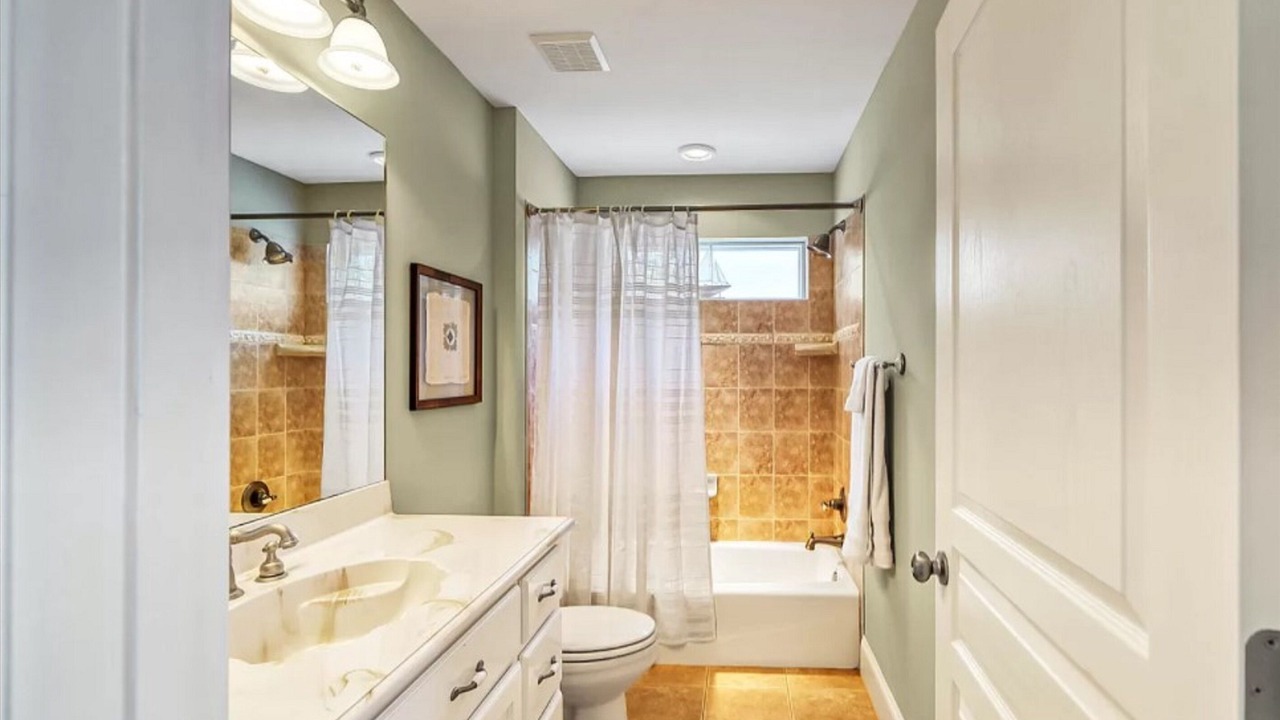 Photo of Bathroom in Inlet Beach Heights