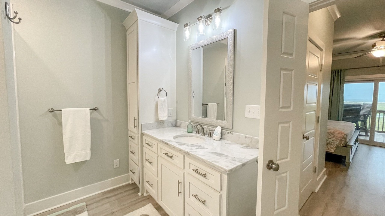 Photo of Bathroom in Dauphin Island
