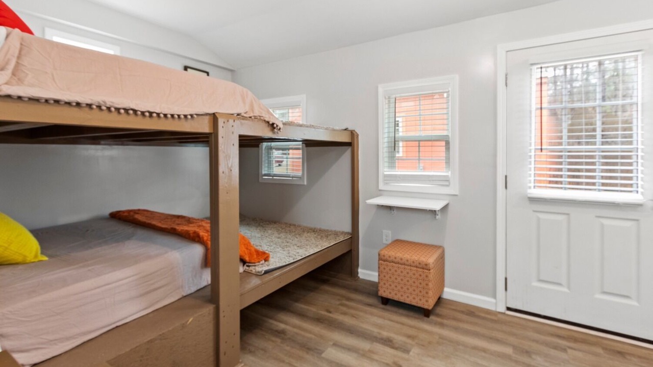 Photo of Bedroom in Notasulga