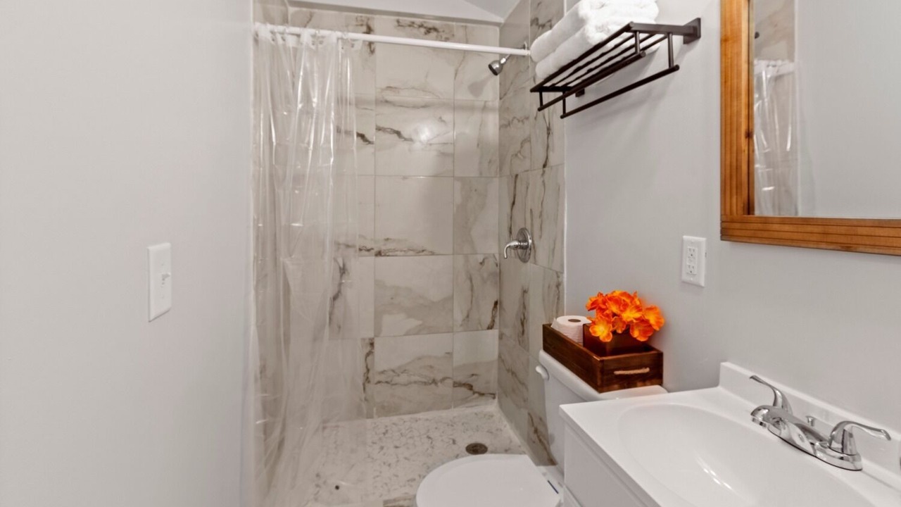 Photo of Bathroom in Notasulga