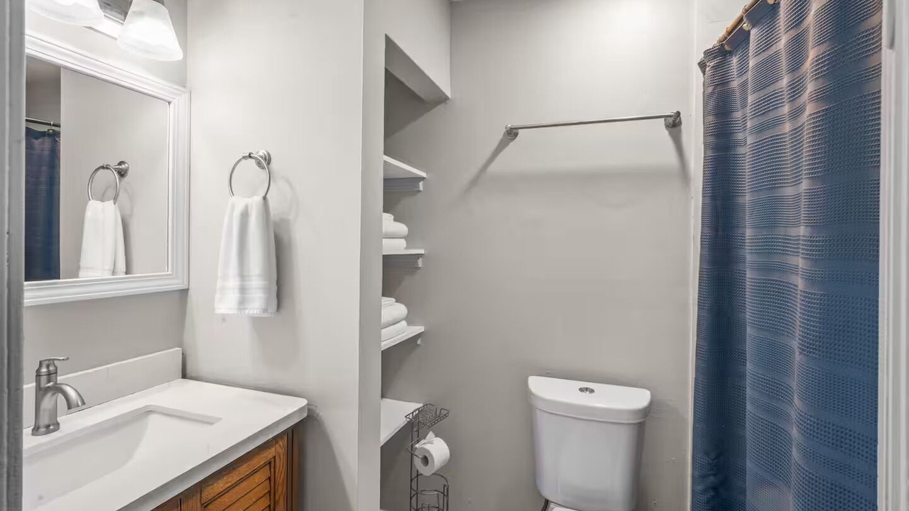 Photo of Bathroom in Powder Springs