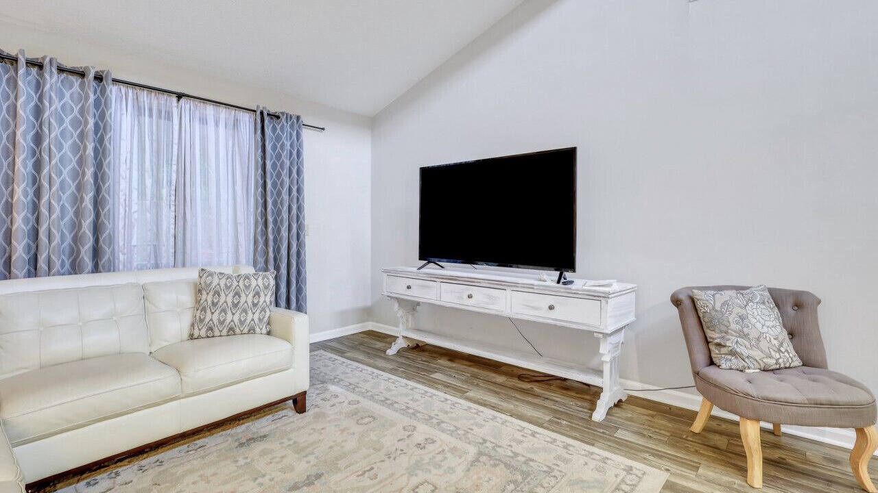 Photo of Livingroom in St. Marys