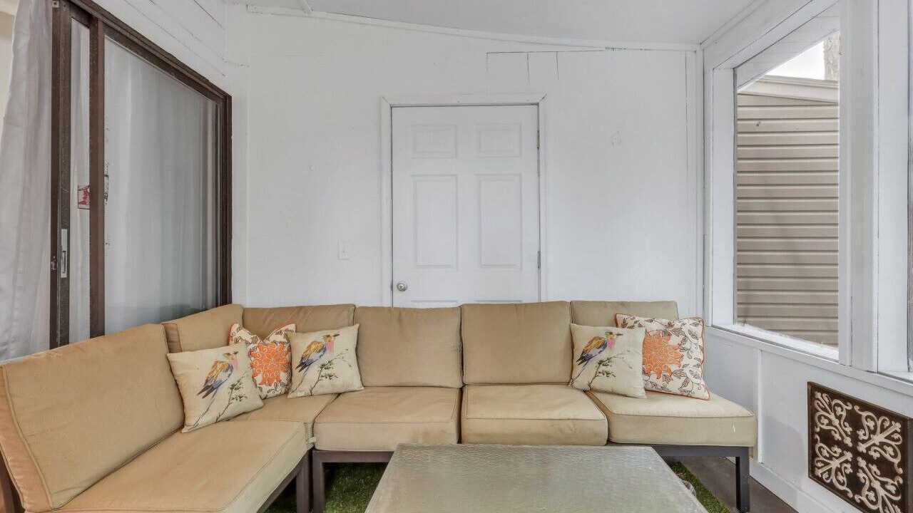 Photo of Livingroom in St. Marys