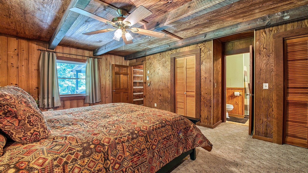 Photo of Bedroom in Waynesville