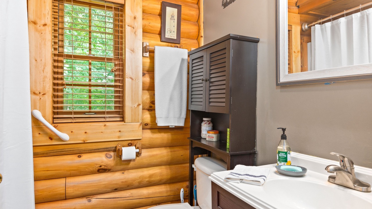 Photo of Bathroom in Sherwood Forest
