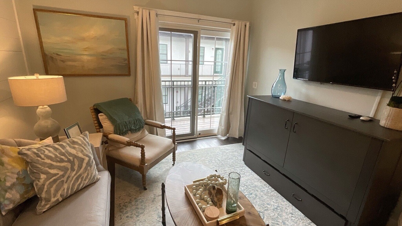 Photo of Livingroom in King City