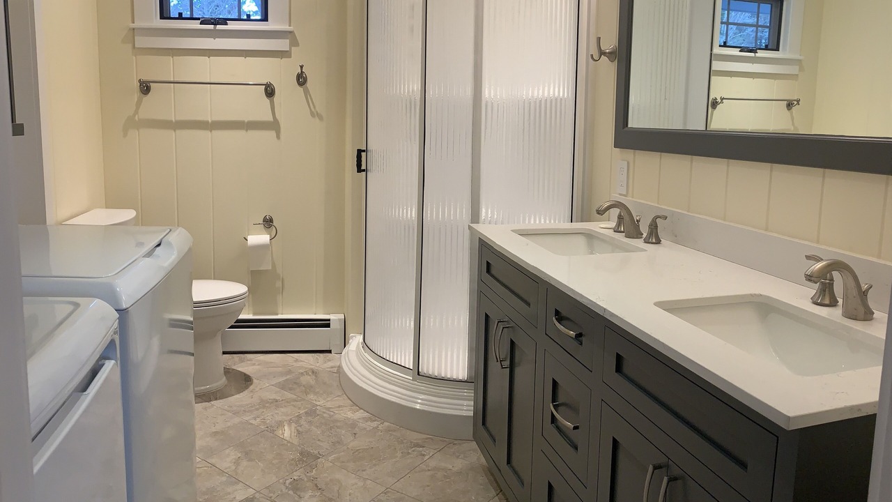 Photo of Bathroom in Tremont