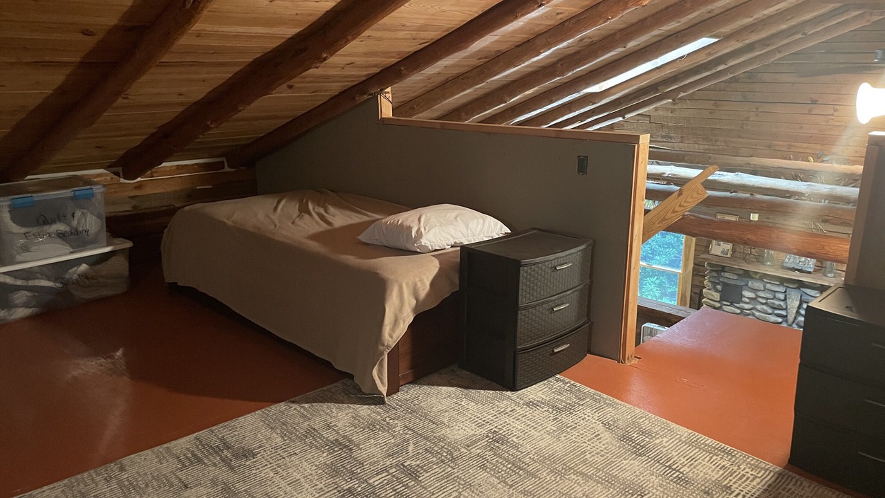Photo of Bedroom in Hot Springs
