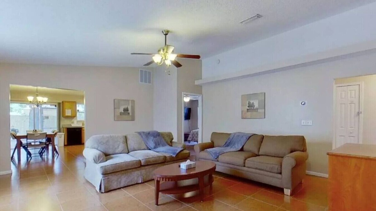Photo of Livingroom in Westside