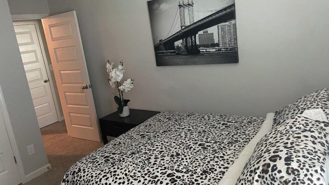 Photo of Bedroom in Riverdale