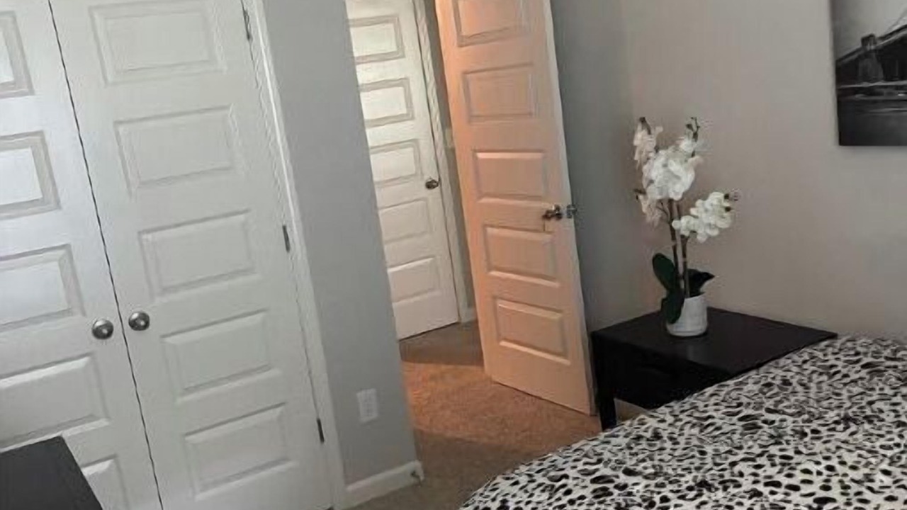 Photo of Bedroom in Riverdale
