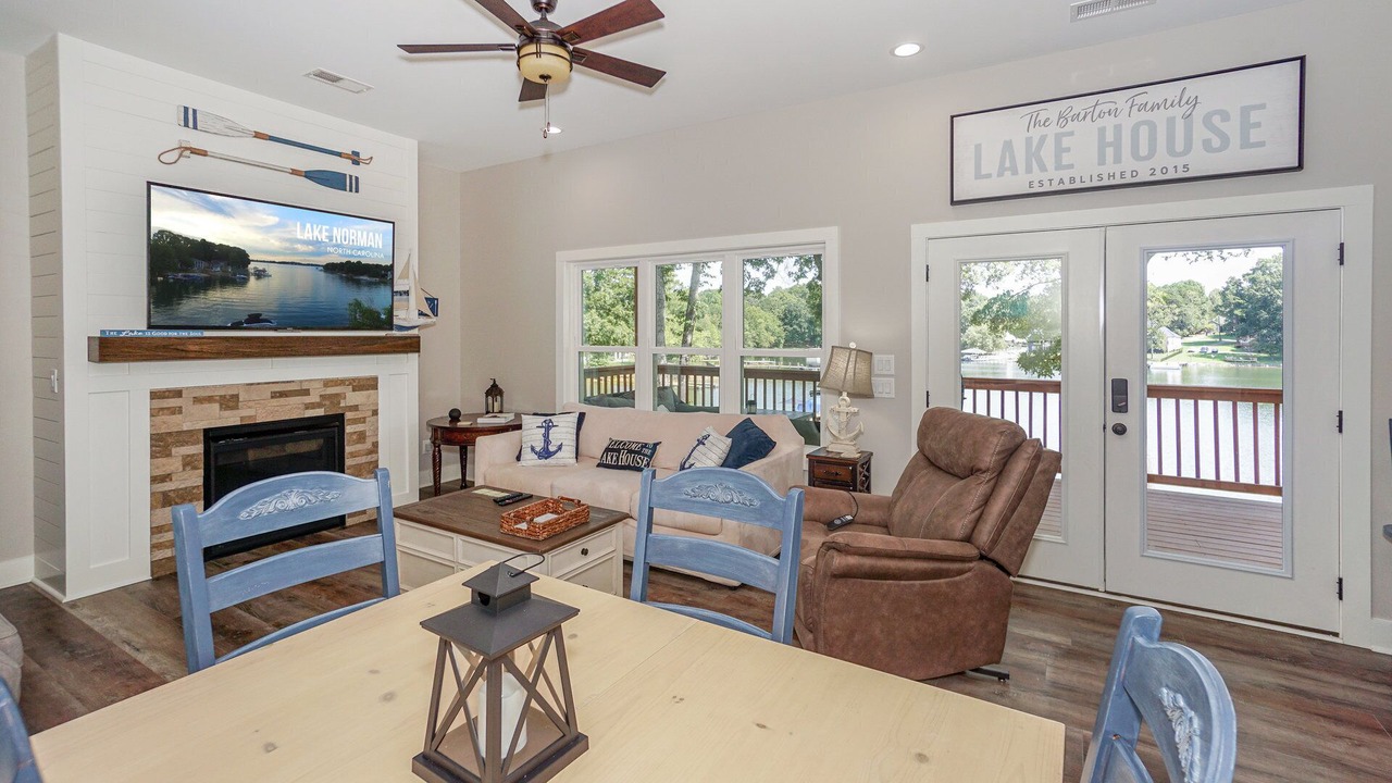 Photo of Livingroom in Mooresville