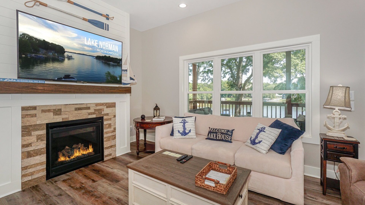 Photo of Livingroom in Mooresville