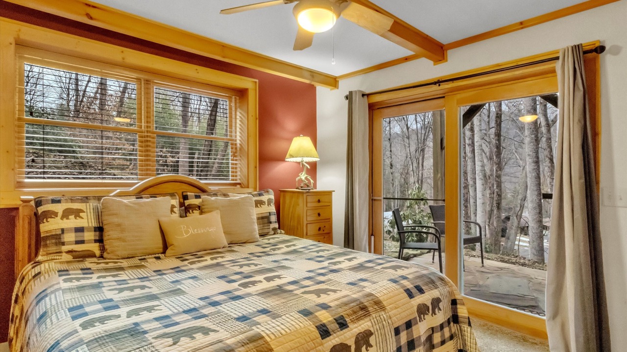 Photo of Bedroom in Maggie Valley