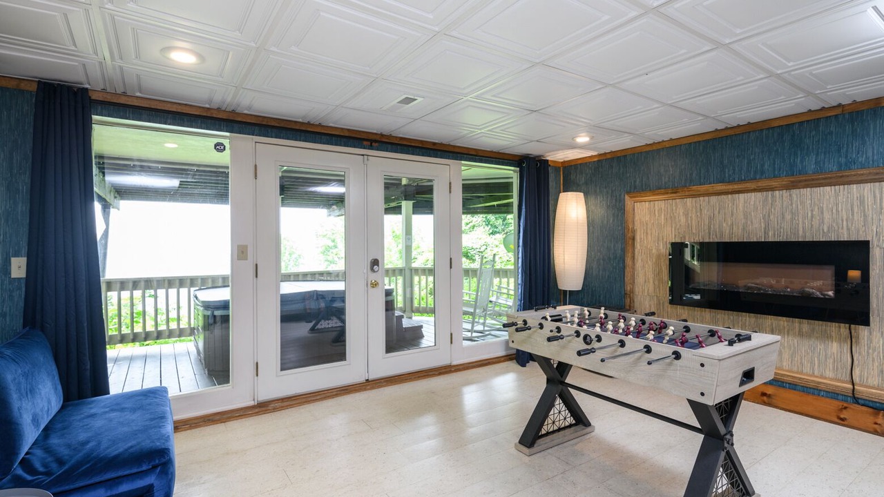Photo of Livingroom in Mars Hill