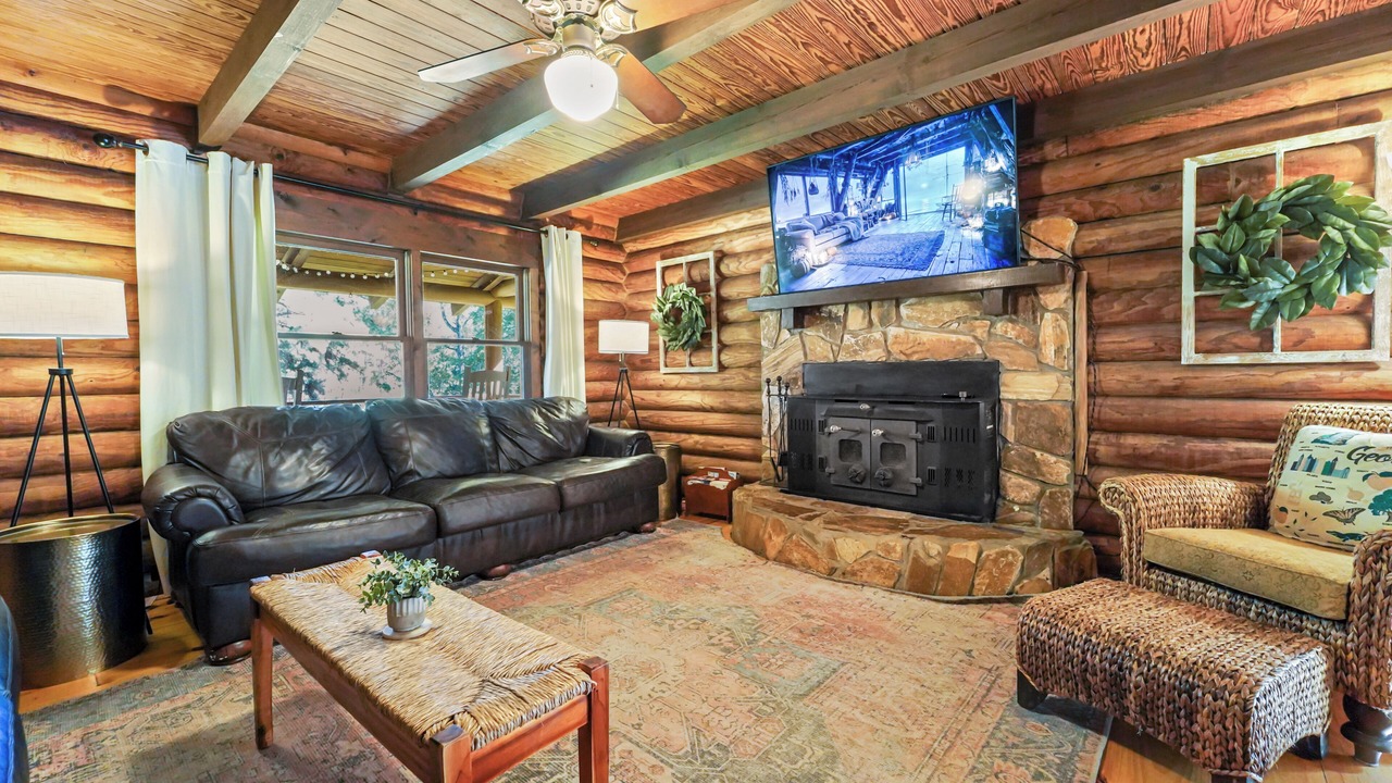 Photo of Livingroom in Crawfordville