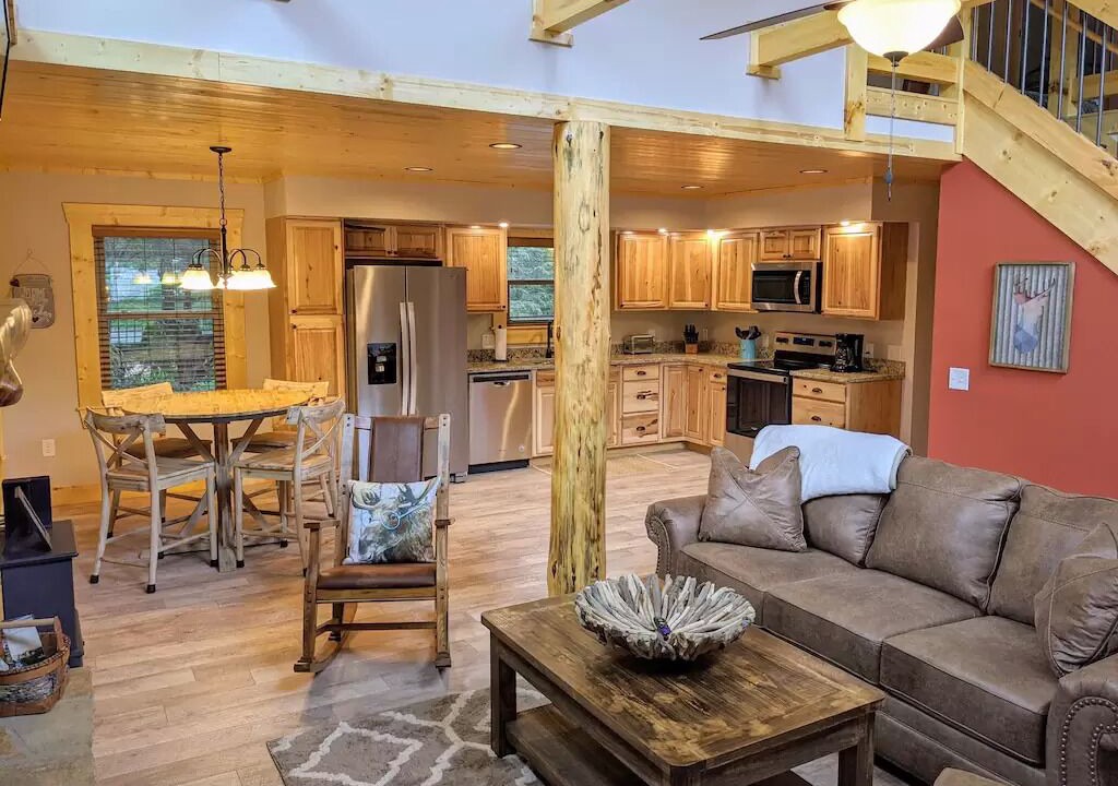 Photo of Livingroom in Maggie Valley