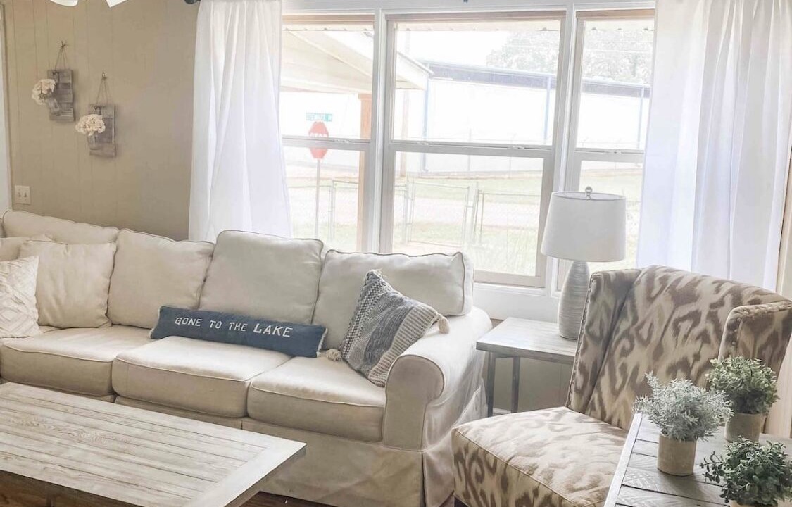 Photo of Livingroom in Guntersville