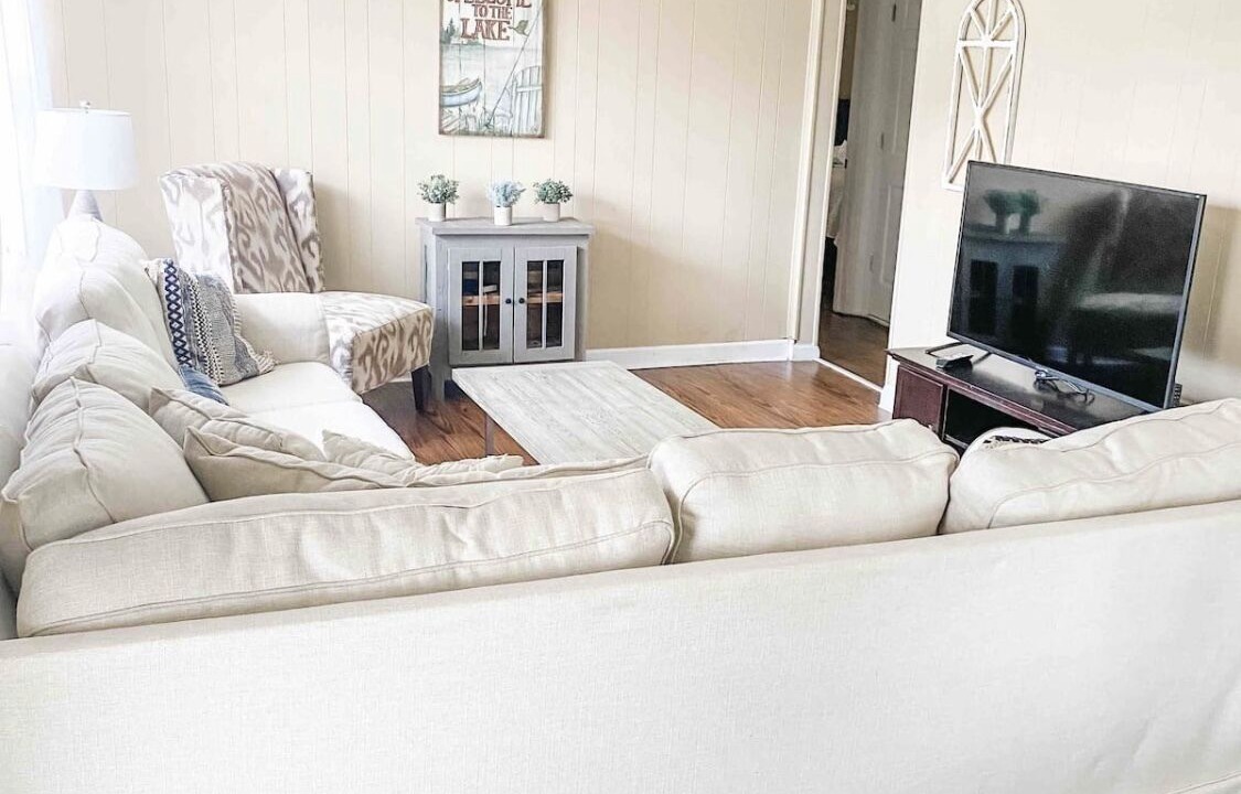 Photo of Livingroom in Guntersville
