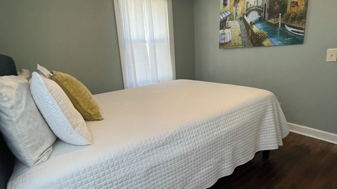 Photo of Bedroom in Guntersville