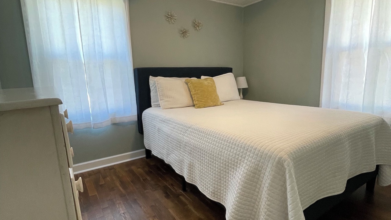 Photo of Bedroom in Guntersville