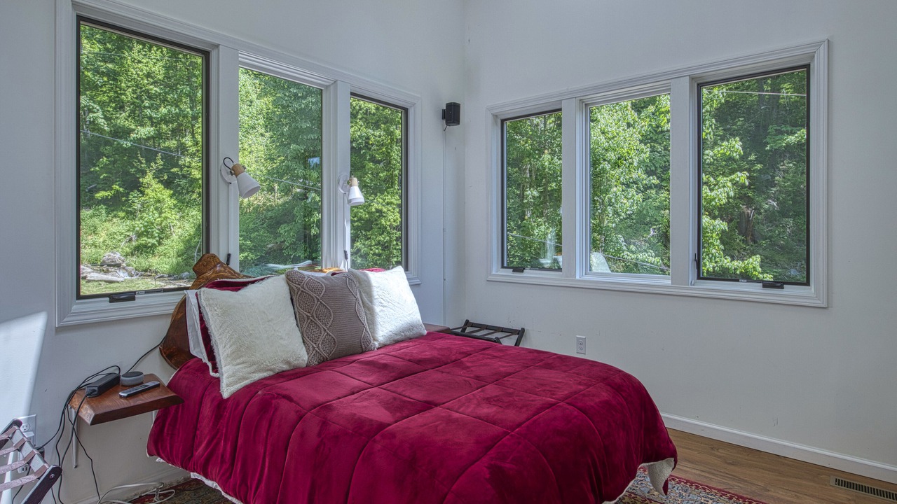 Photo of Bedroom in Hot Springs