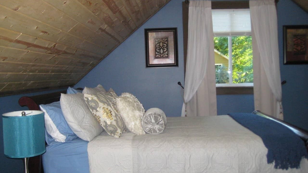 Photo of Bedroom in Lithia Springs