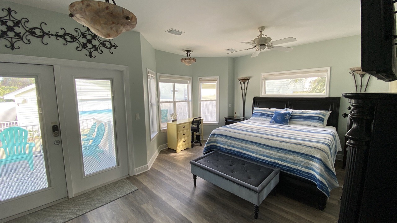 Photo of Bedroom in Crystal Beach