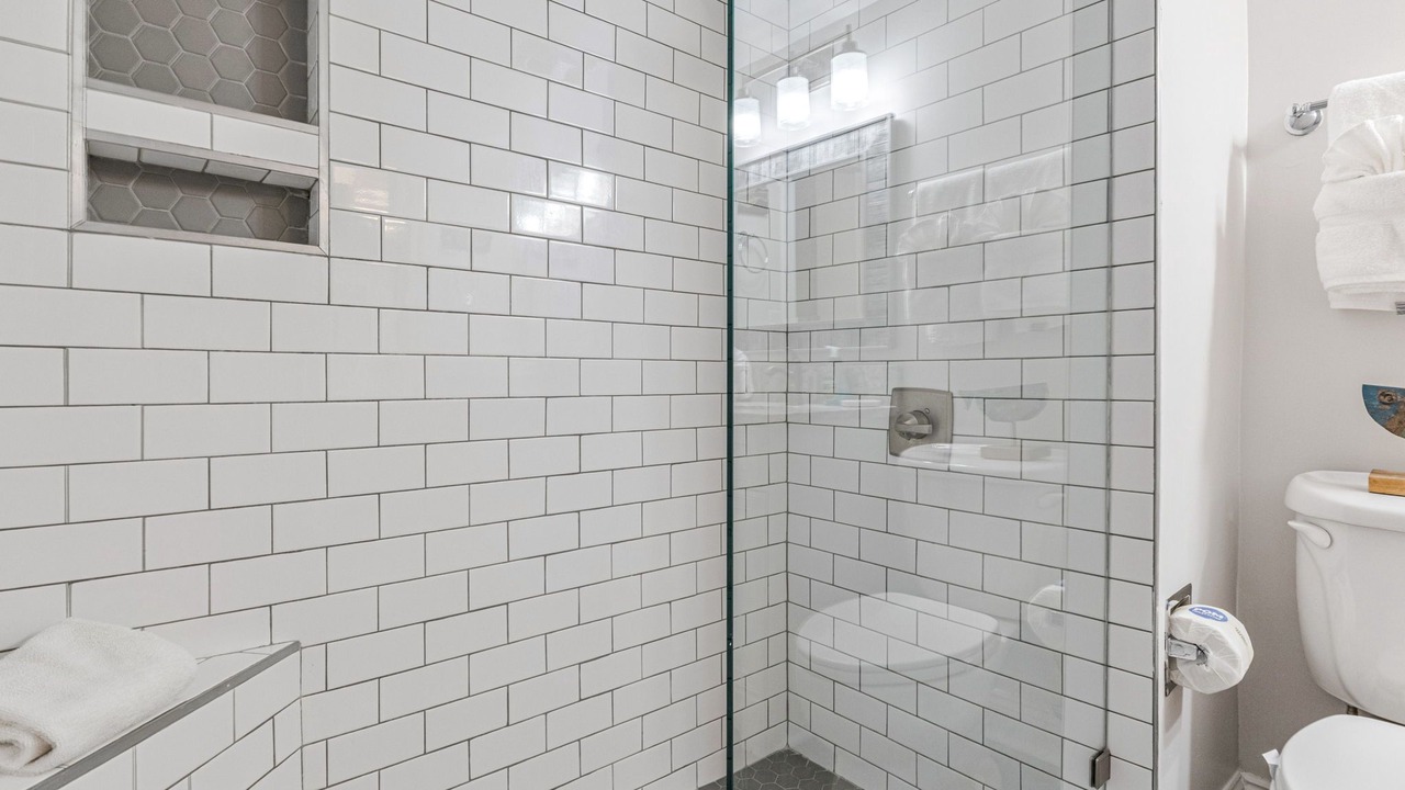 Photo of Bathroom in Orange Beach East