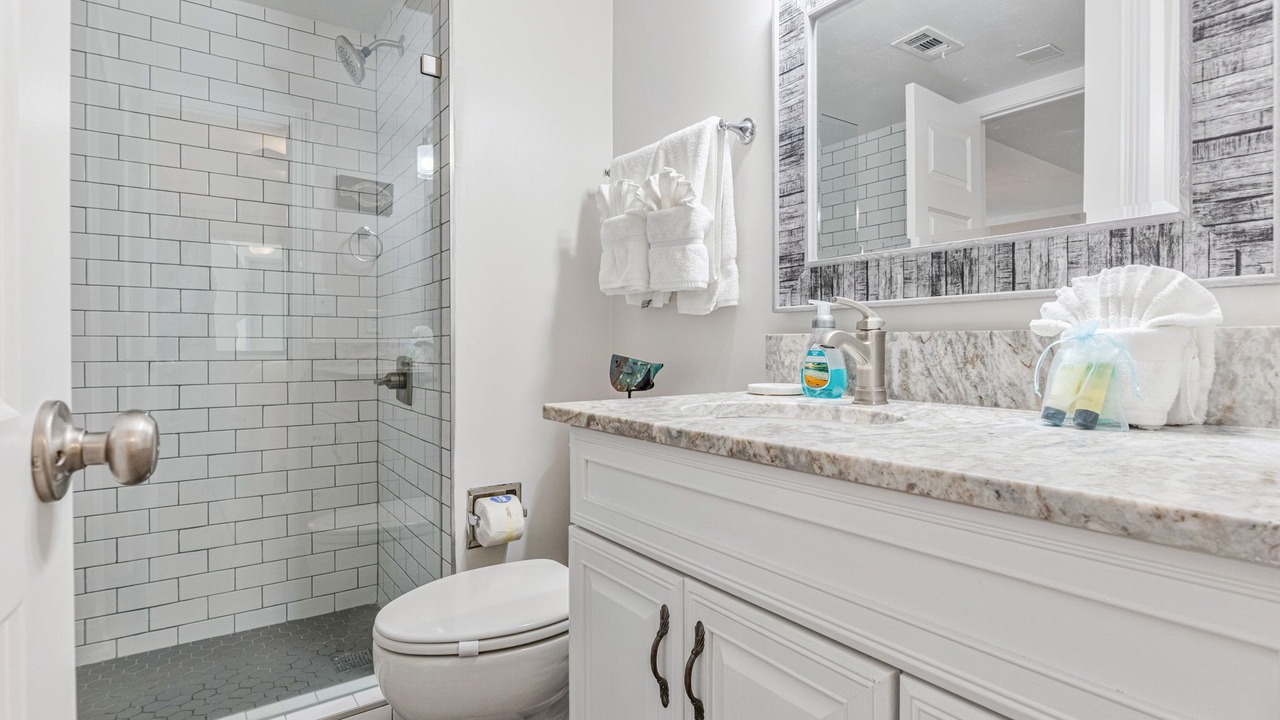 Photo of Bathroom in Orange Beach East