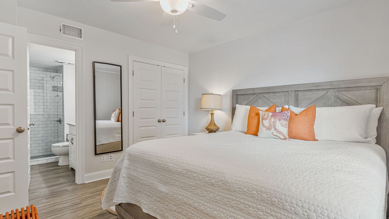 Photo of Bathroom in Orange Beach East